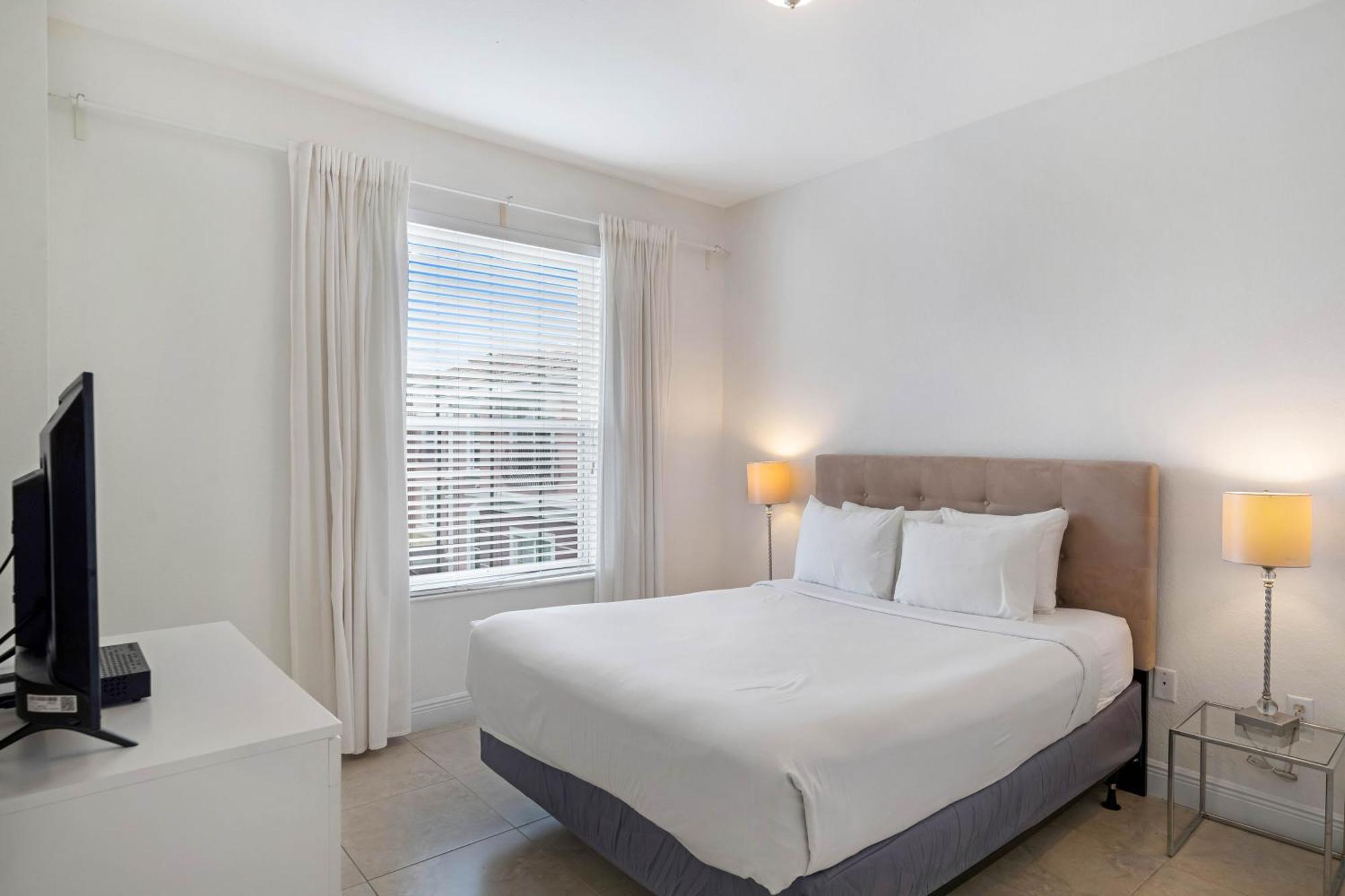 Updated Condo Near Conv Ctr, I-Drive & Universal 올랜도 외부 사진